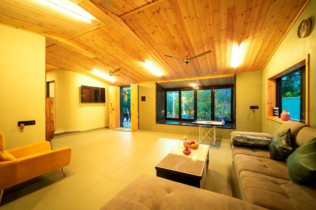 Spicy Mango Lakeside Abode - Luxurious Villa In Pawana لونافالا المظهر الخارجي الصورة