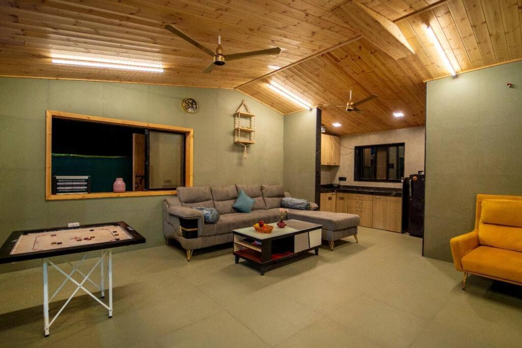 Spicy Mango Lakeside Abode - Luxurious Villa In Pawana لونافالا المظهر الخارجي الصورة