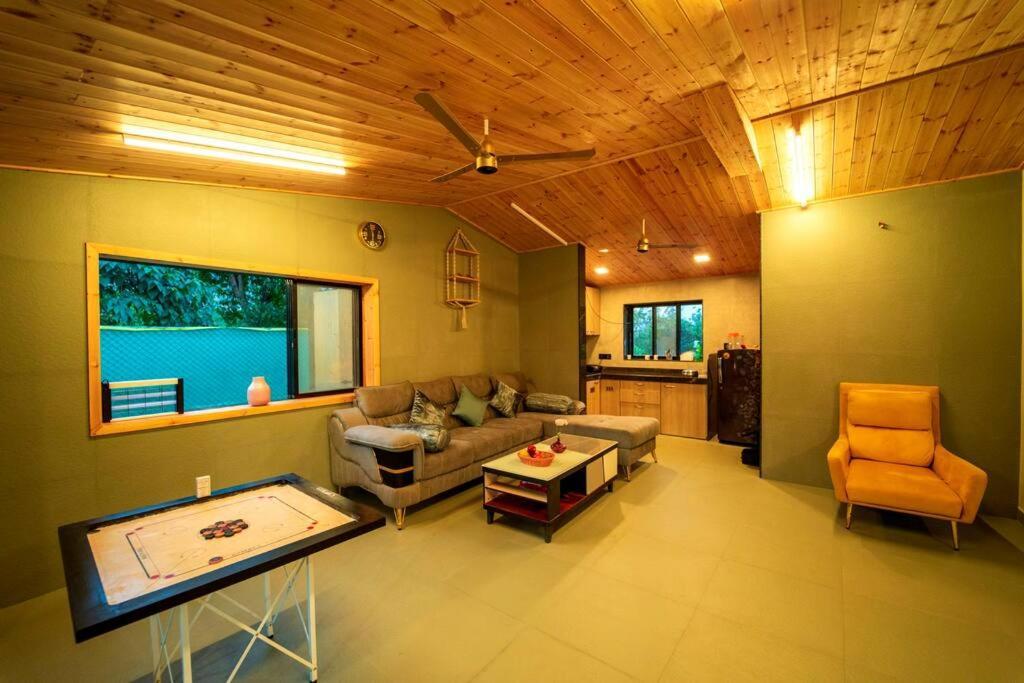 Spicy Mango Lakeside Abode - Luxurious Villa In Pawana لونافالا المظهر الخارجي الصورة